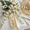 Decoração de casa – Flores e coroas artificiais
