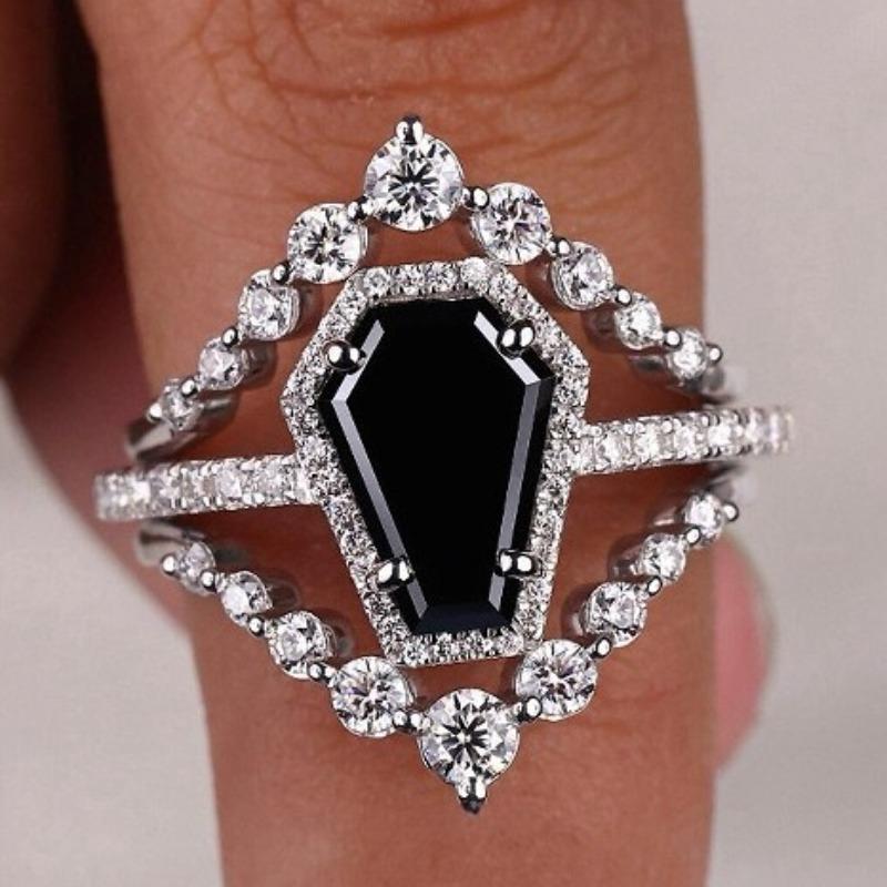 

European and American new fashionable black gemstone inlaid with personalized luxury simple women s ring 6&Silver Plated чёрный
