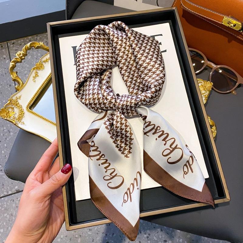 Silk scarf women's neck new scarf with coat 70 small square scarf scarf mother high-end scarf