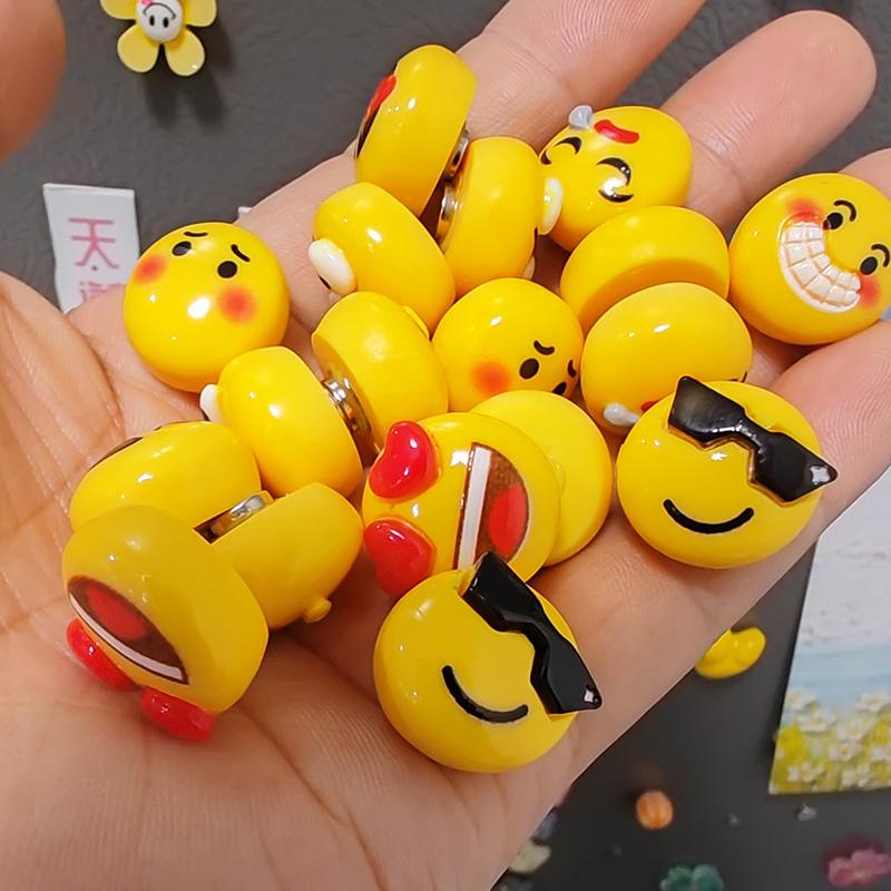 9pcs Cartoon Smiling Face Refrigerator Magnets Kitchen Home Office Whiteboards Decoration Ornaments