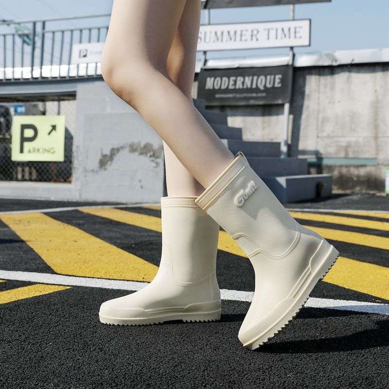 2025 New Rain Shoes Women's Fashion Wear Non-slip Foreign Style Medium and High Tube Water Shoes Adult Soft-soled Long Rain Boots