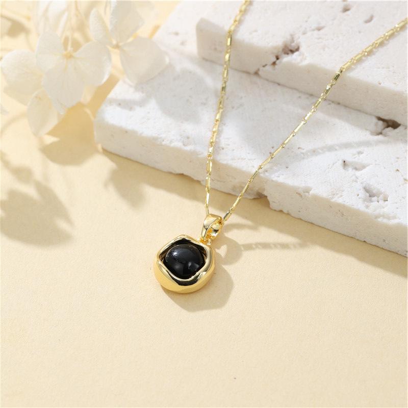 Arvaleff High-End Retro Black Agate Irregular Pendant Necklace for Women - European & American Copper INS Style