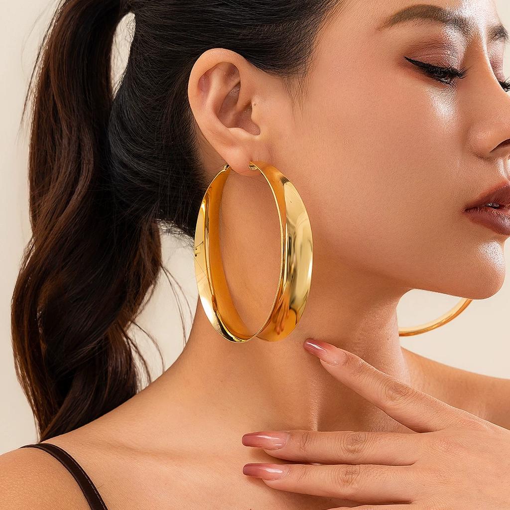 Grooved Smooth Circle Metal Earrings for Women, European and American Style, 2026 Spring Trendy Stylish Internet Celebrity Street Style Accessories