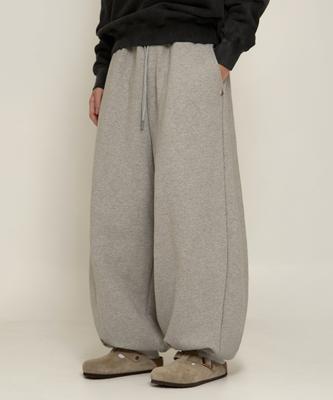 BOUNDARY Balloon Fit Studded Jogger Pants [Gray]