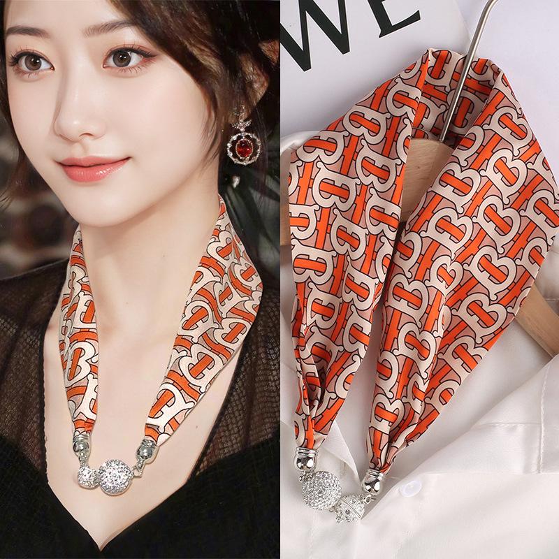 

Женский шелковый шарф с магнитной пряжкой — модная защита шеи на весну, лето и осень 2024 года No Size