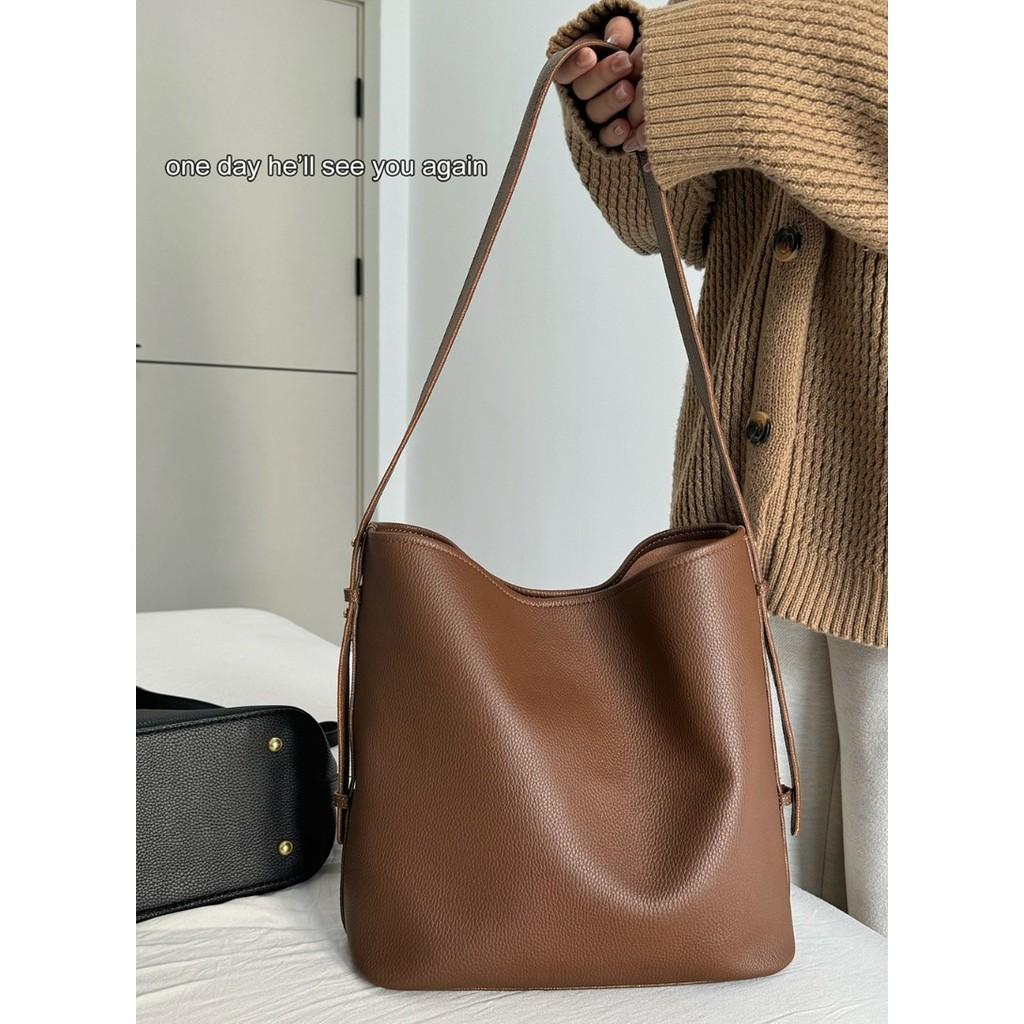 IELGY Ladies Tote Bag Retro Large Capacity Bucket Bag Lychee Grain Soft Leather