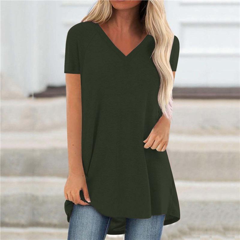 

2024 Women s Plus Size V-Neck Loose Solid Color T-Shirt Medium