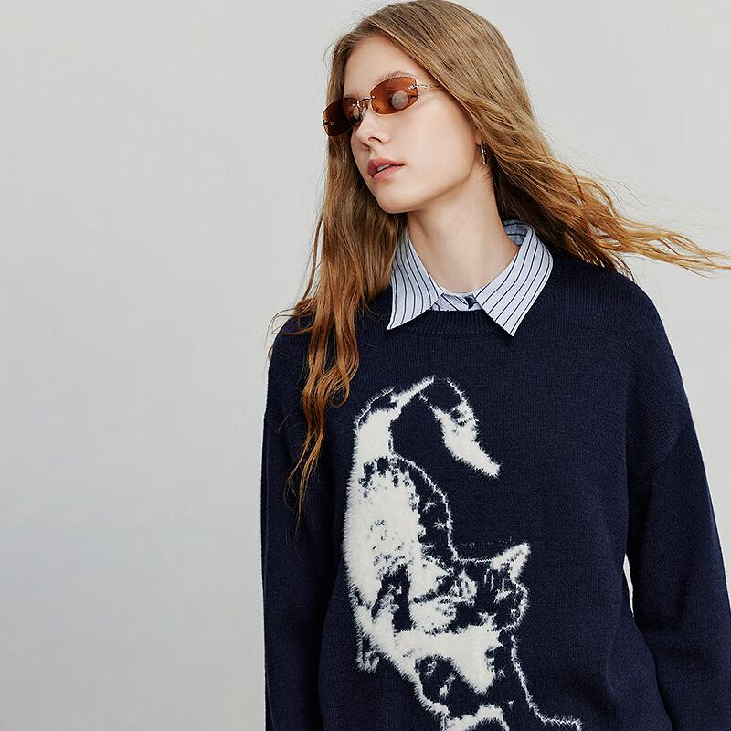 Chuyu Women's Cat Jacquard Round Neck Sweater