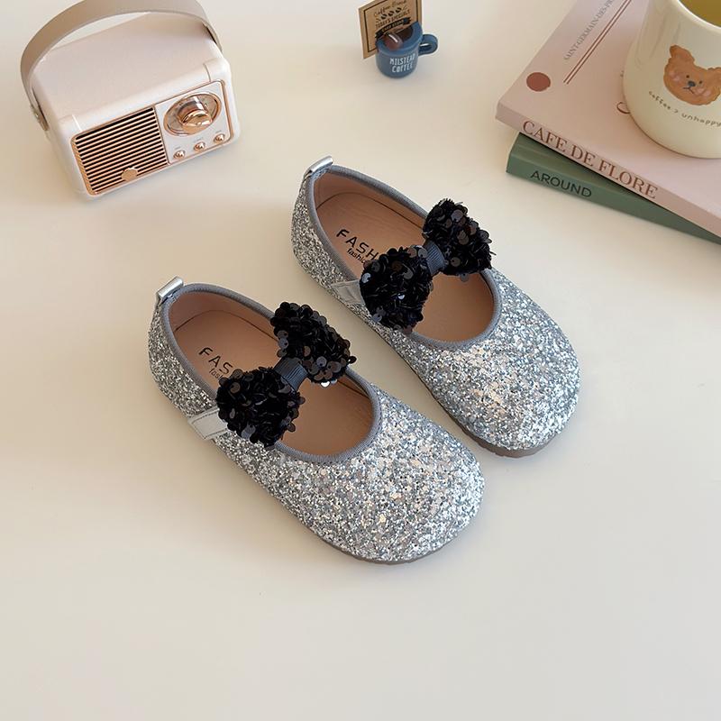 Girls Princess Shoes Shiny Sequins Big Bow Kids Flat Shoes Non-slip Soft Sole 2025 New Girls Dance Shoes Silver Round Toes Ins