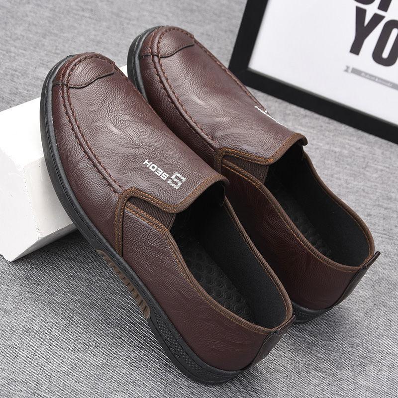 Breathable Soft Round Toe Slip-on Male Casual Shoe Luxury Sale New in High Quality Fashion 2025 Trend Retro Men's Leather Shoes