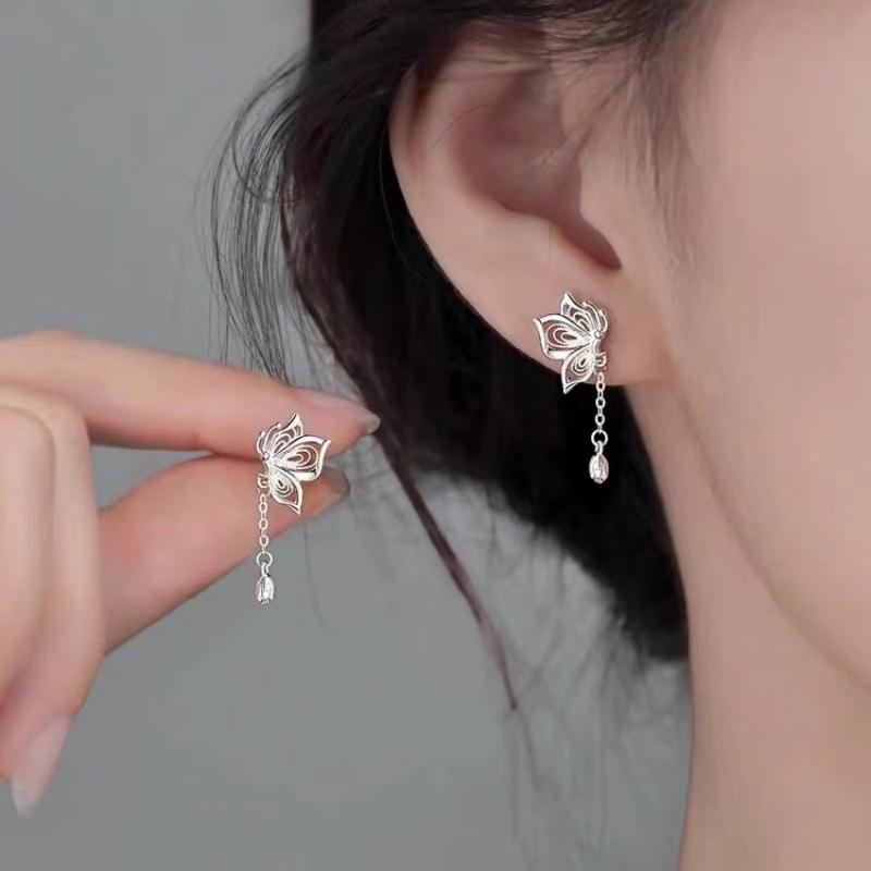 Elegant Creative Hollow Butterfly Chain Tassel Pendant Piercing Earrings For Women Niche Fashion New Wedding Jewelry Lady Gifts