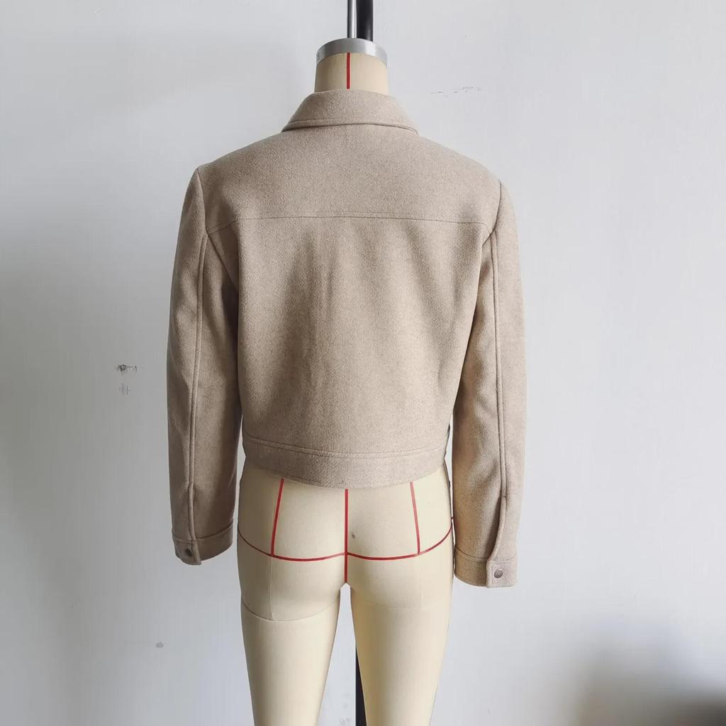 Moda damska na jesień 2024 - Wszechstronna i stylowa kurtka zapinana na zamek