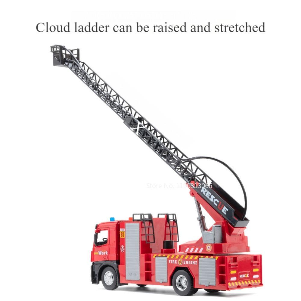 1:18 Scale Alloy Fire Truck with Light and Music Ladder Fire Trucks Water Spray Sprinkler Vehicle for Children Birthday Present