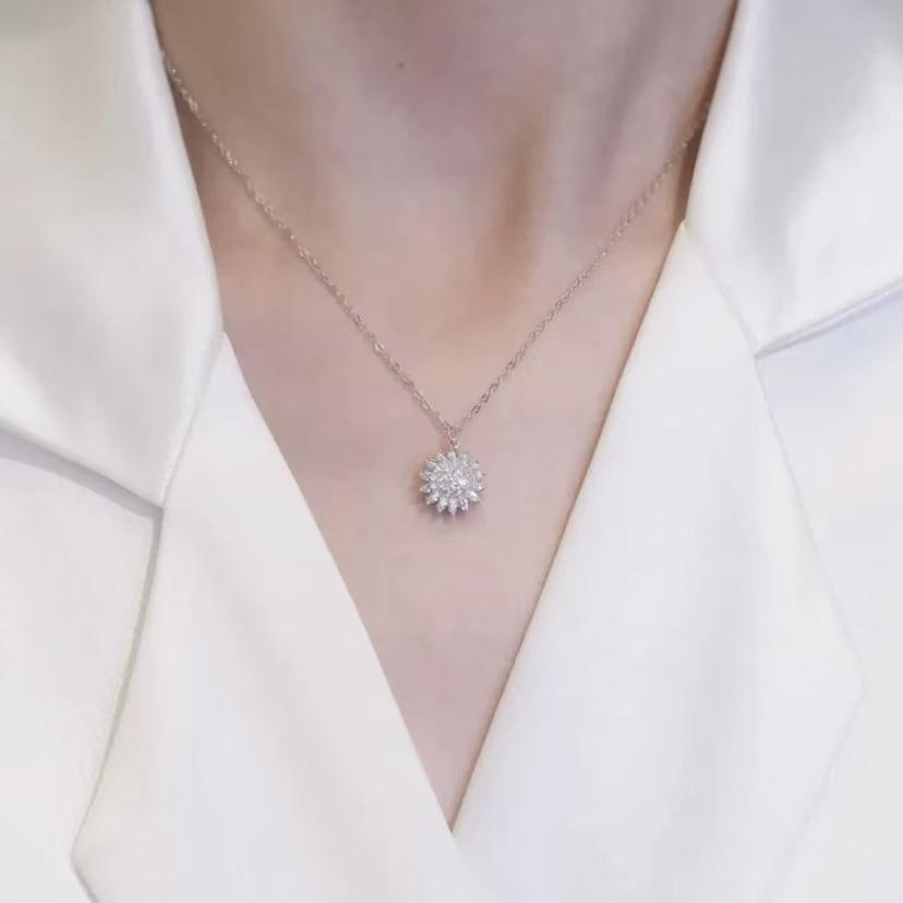 Classic Bestseller Rotating Sunflower S925 Sterling Silver Pendant Necklace - Elegant, Versatile, High-End Design