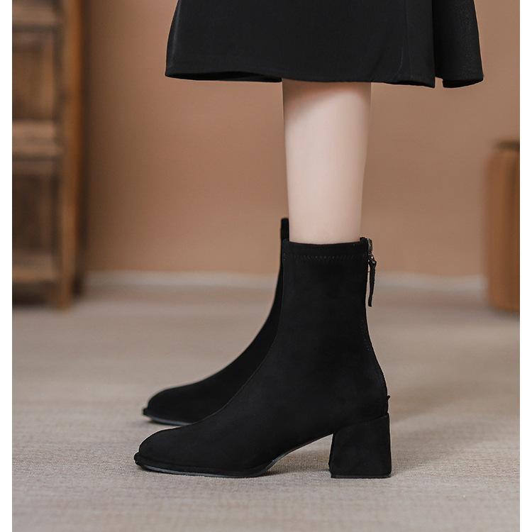 Inner height increase black thin boots short boots women's shoes 2025 autumn and winter new round head suede versatile small naked boots
