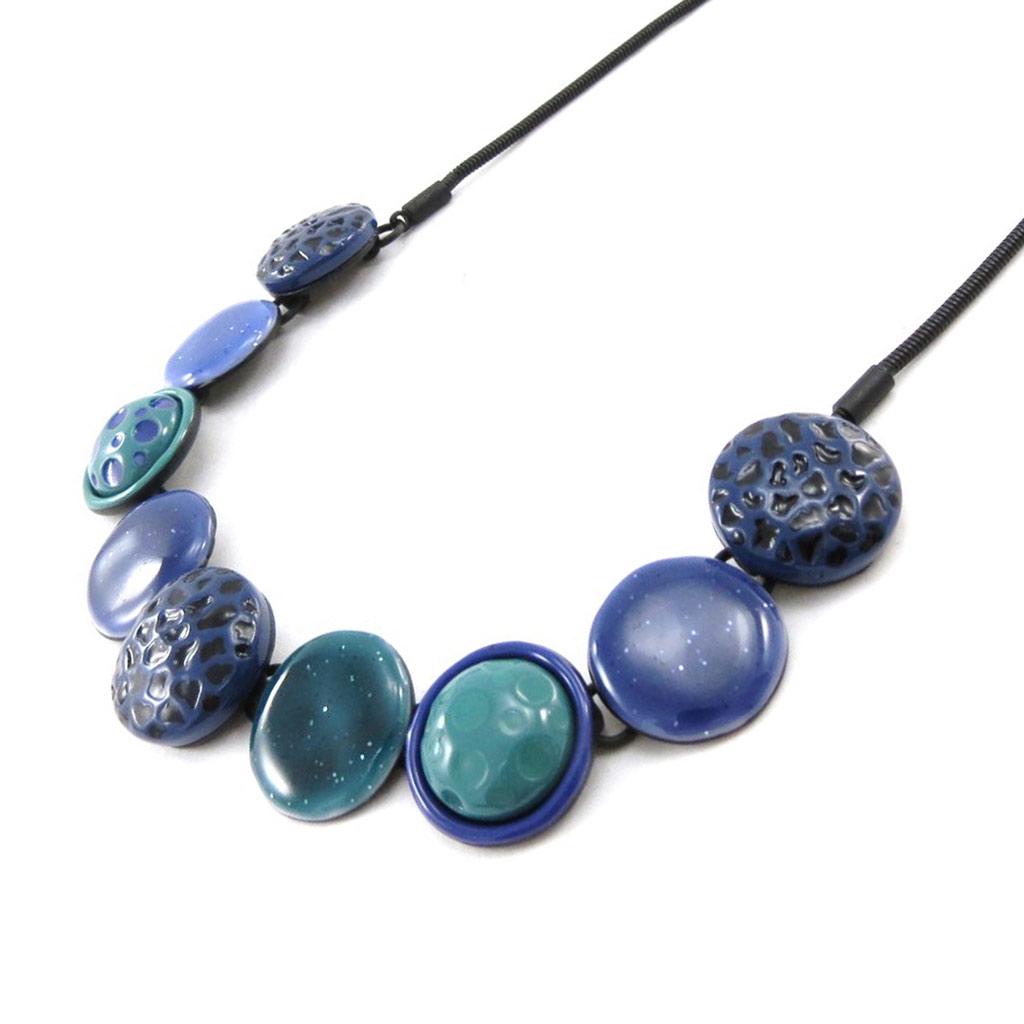 NOA [J2266] – Blaue Designer-Halskette „Safari“.