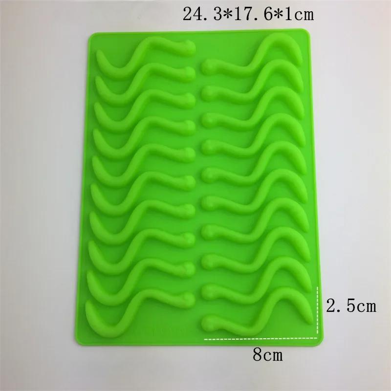 20 Hole DIY Snake and Insect Chocolate Mold, Sugar Jelly Mold, Ice Tube Tray Mold, Cake Decoration Tool