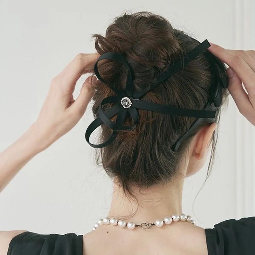 Crystal Strap Ribbon Automatic Pin JP-26-010AB black