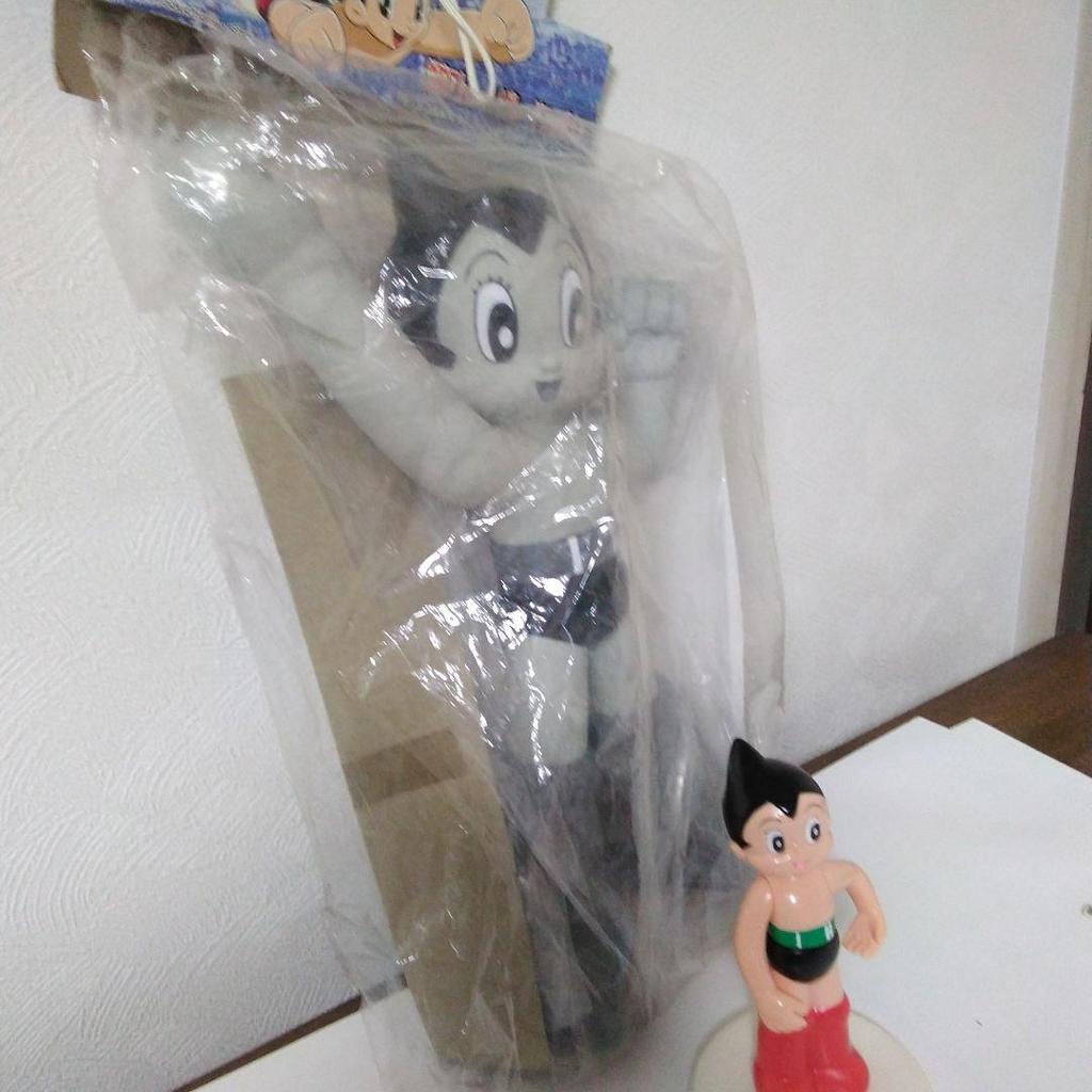 [USED] Astro Boy Monochrome Figure with Stand and Terumo Atom