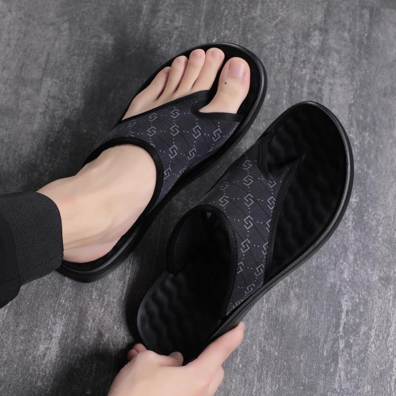 New Sandals Men's Slippers Waterproof and Non-slip Men's Beach Shoes Sandals Sandals Outer Wear Summer Internet Celebrity Foot Pinch Korean Version