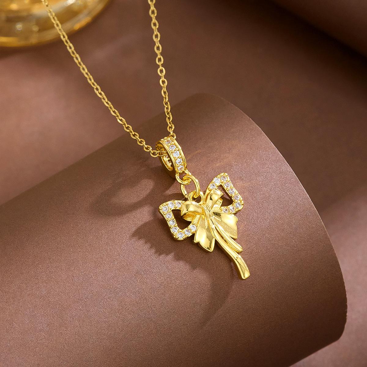 European and American new gradual change butterfly necklace women s fashion pendant necklace collarbone chain accessories wholesale