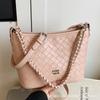 Korean Fashion Niche Simple Shoulder Portable Commuter Small Bag Women 2025 New Woven Messenger Bag Stray Bag