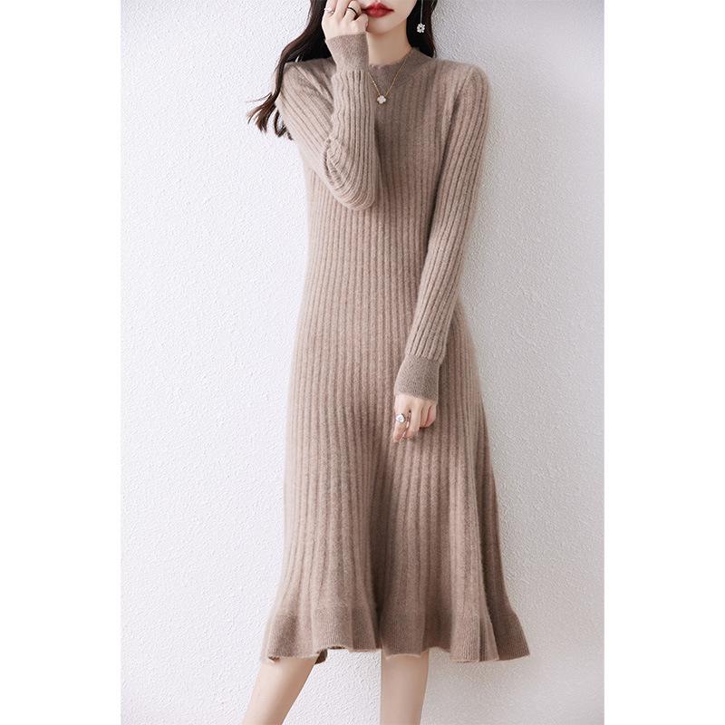 Women's Extra Long Wool Dress - Slim Fit, Round Neck, Autumn/Winter