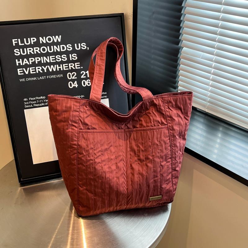 

Summer new product pleated shoulder bag simple fashion bag commuter double pocket large capacity tote bag красный