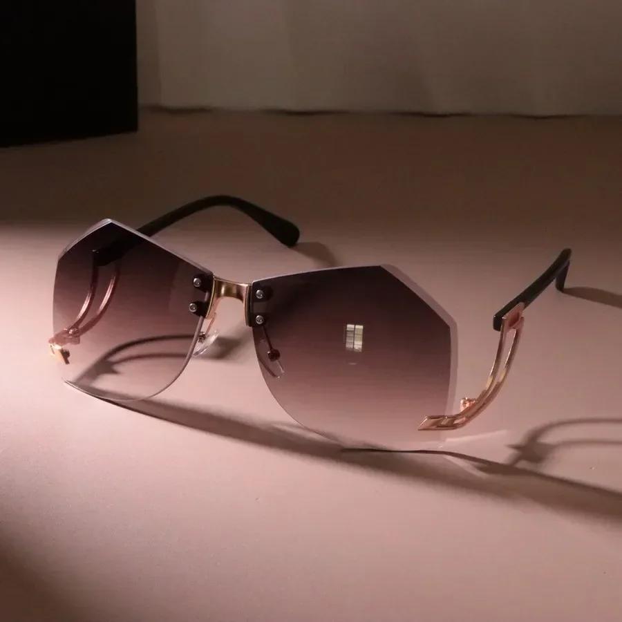 Fashion Big Frame Sunglasses Women Men Minimalist Square Designer Sun Glasses Male Female Brand Colorful Travel