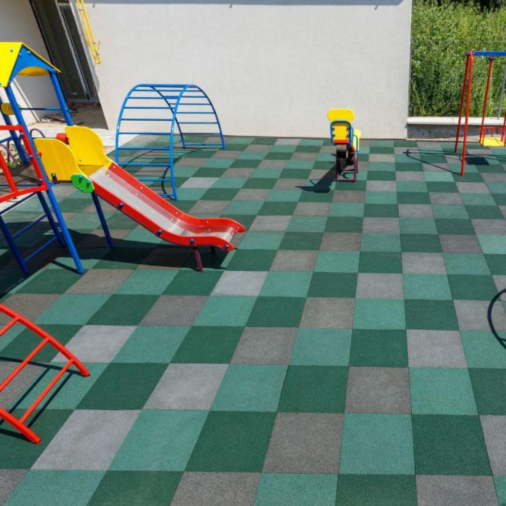 rubber slab for a playground 50x50x2.5 cm - green