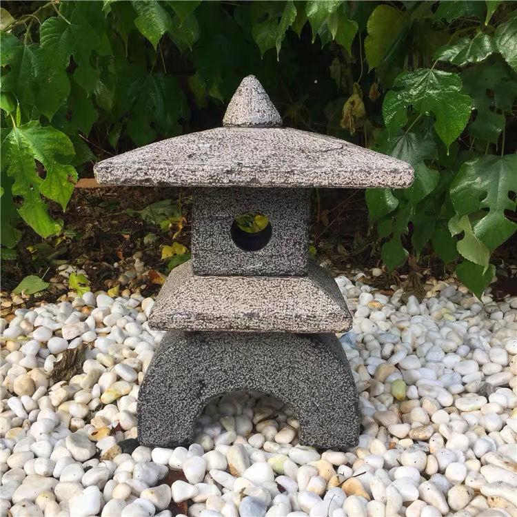 Antique Stone Carving Zen Garden Lantern for Outdoor and Hotel Courtyards
