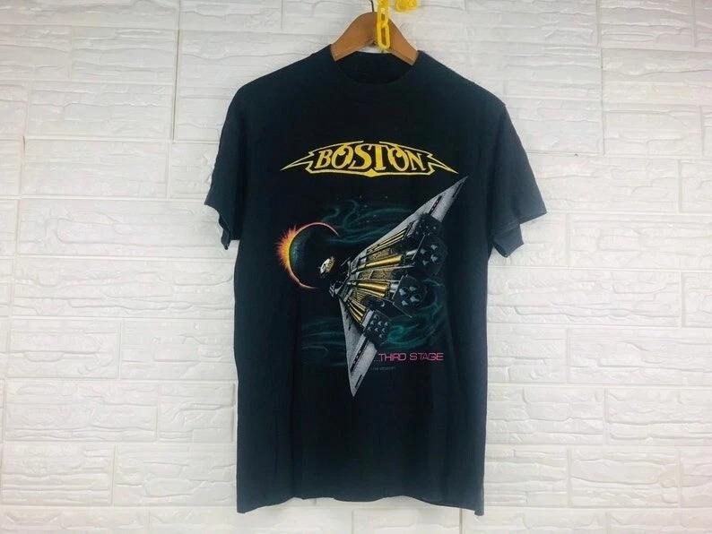 

Boston American Rock Band 1987 US Tour Retro T-shirt Retro Style Suitable for Fans, Unisex, All Season Style - Men s Summer C... S разноцветный