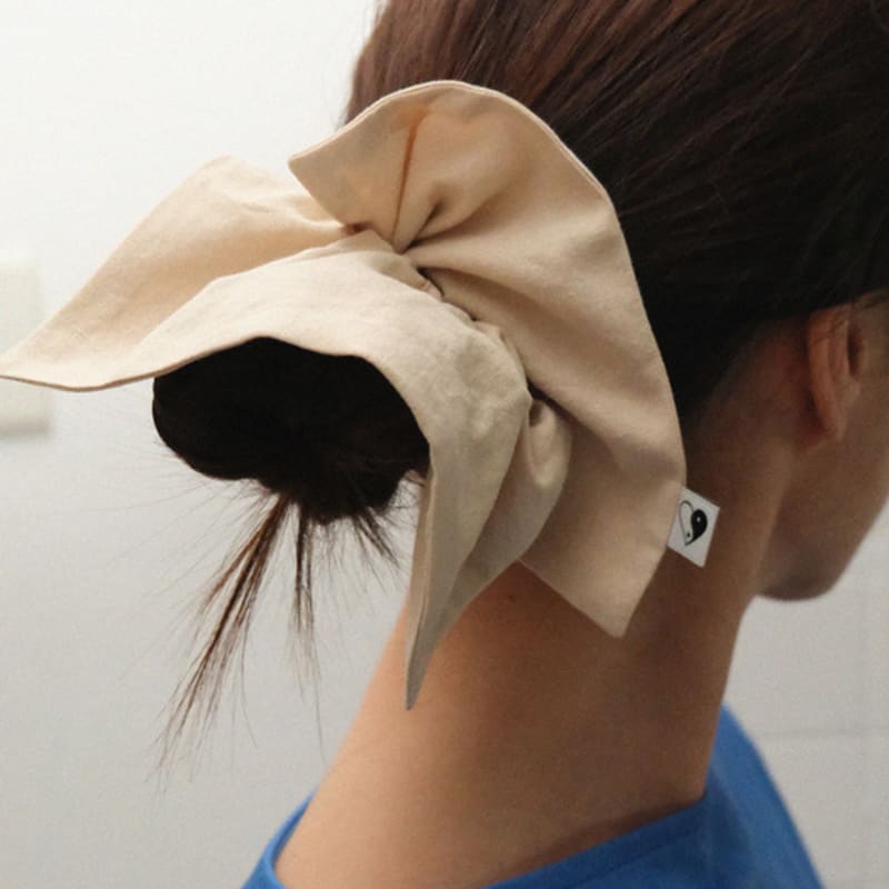 

EcommaE ЛЬНЯНАЯ РЕЗИНКА-СКРАНЧИ (НАТУРАЛЬНЫЙ БЕЖЕВЫЙ) one