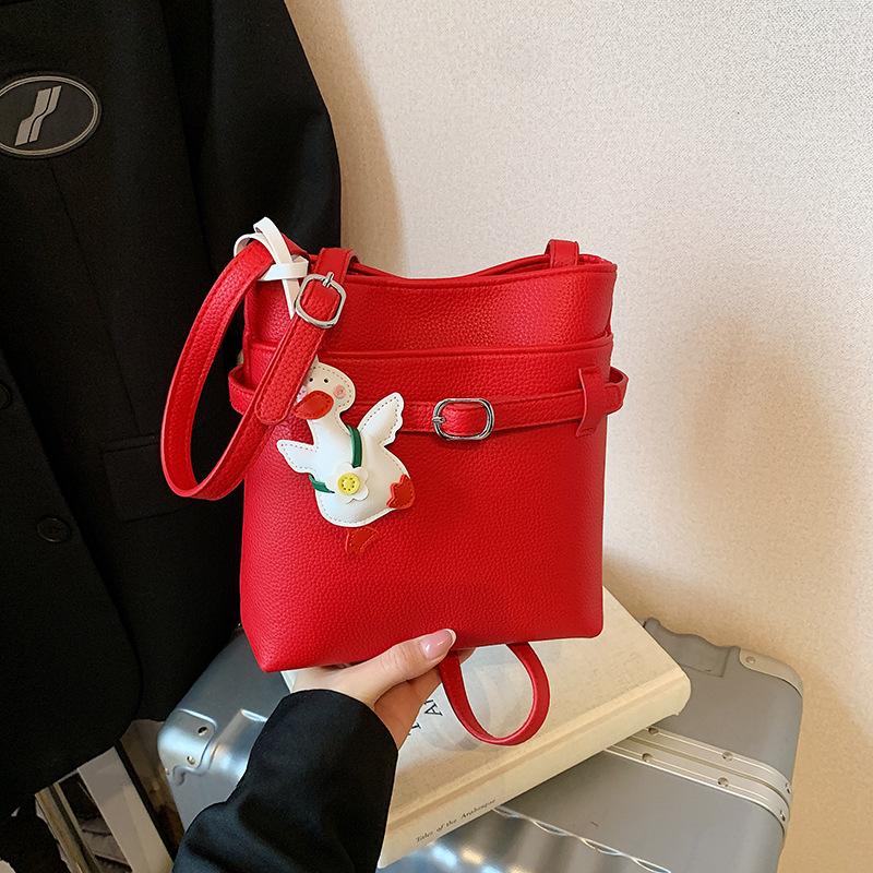 Simple bucket bag women's 2025 new trendy texture messenger bag versatile temperament shoulder bag