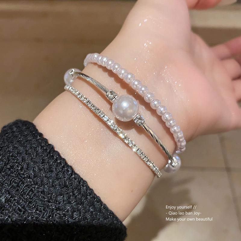 French Pearl Bracelet With Rhinestone Embellishments For Elegant Fashion Accessories