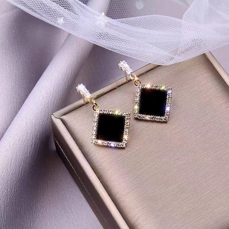 Silver Needle Elegant Diamond-encrusted Long Fringed Earrings Niche Temperament Versatile Earrings Simple Light Luxury High-end Earrings Women