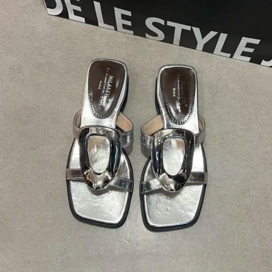 Niche Design Sense Metal Buckle Wedge Slippers Women's Summer Wear 2025 New Thin Open-toed Wedge Heel Shoes Sandals