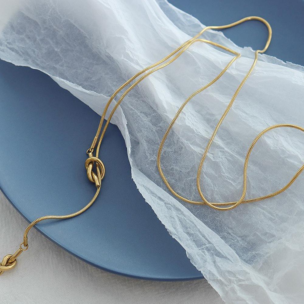 Lange Halskette mit Y-förmigem Schlüsselbeinanhänger und Schlangenkette mit unregelmäßigem Kreuzknoten, Weihnachtsgeschenk