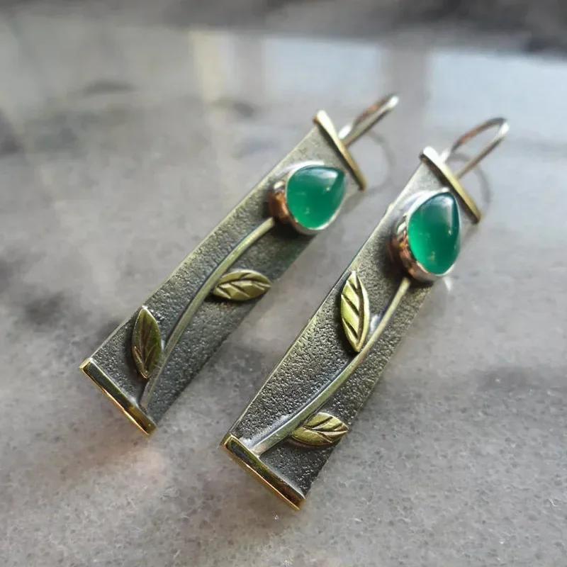 

Elegant Retro Emerald Pendant Earrings for Women with Bright Green Zirconia Zircon Gift Accessory for Party