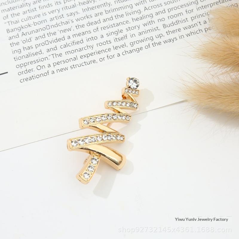 Luxury Rhinestone Christmas Tree Brooch Elegant Refined Brooch Women Collar Pins Brooches Versatile Jewelry Xmas Gifts