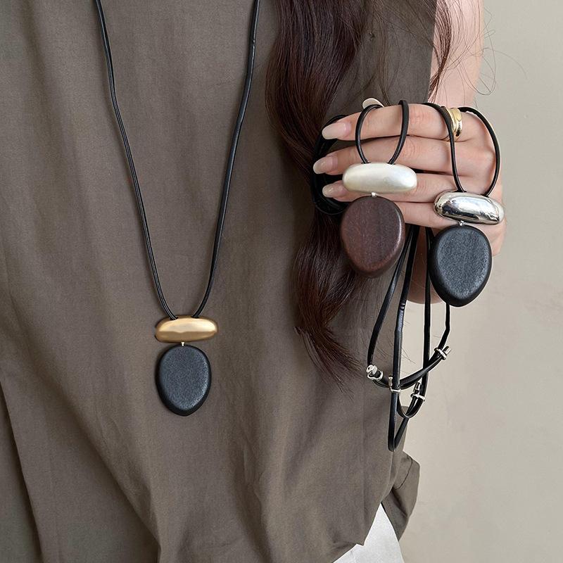 Necklace for Women Minimalist Matte Metal Block Adjustable Leather Rope Sweater Chain Jewelry Vintage Wooden Oval Pendant
