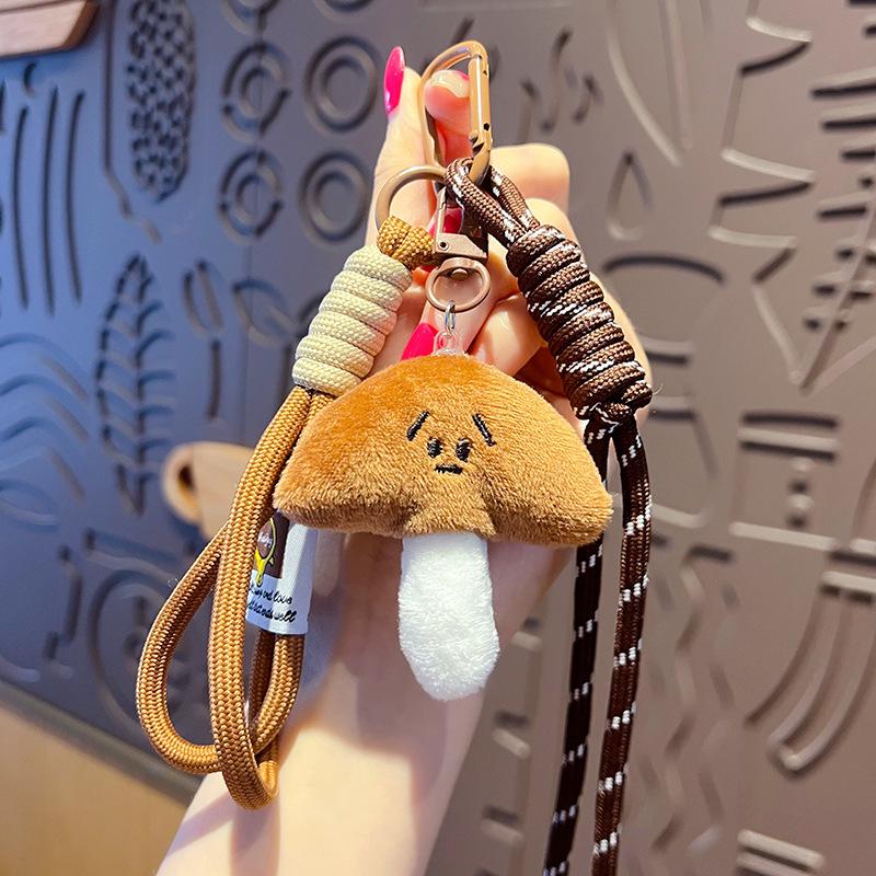 Creative Miu-Style Lye Bread Keychain: Cute Handcrafted Couple Pendant, Small Gift