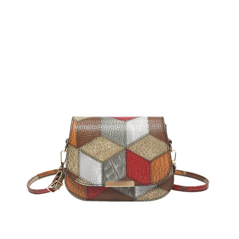 

Модная тенденция этнический стиль женская сумка-седло 2024 новый сплайсинг контрастный цвет ромбовидный сумка через плечо красный