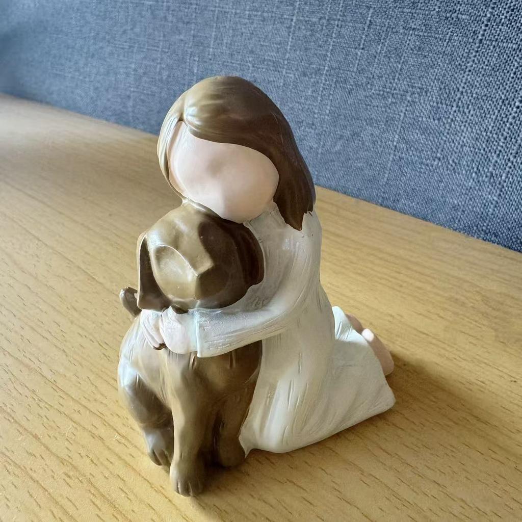 Creative Girl Holding Dog, Light Luxury Desktop Decoration, Resin Handicrafts, Home Decoration Gifts
