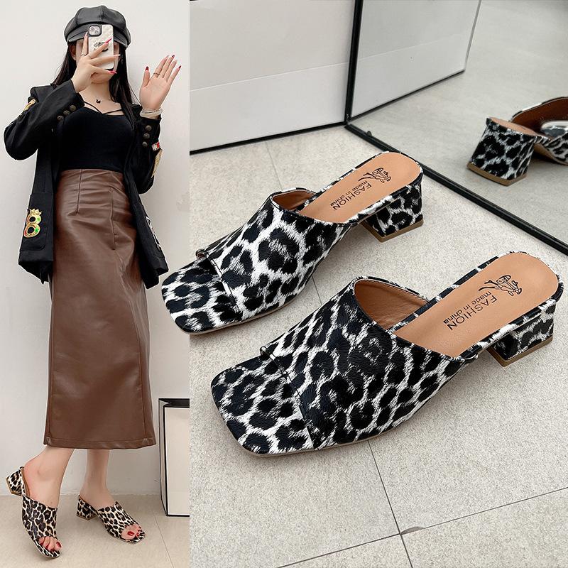 Foreign trade European and American style sexy square head medium heel slippers women's summer new leopard print thick heel fashion cool slippers A