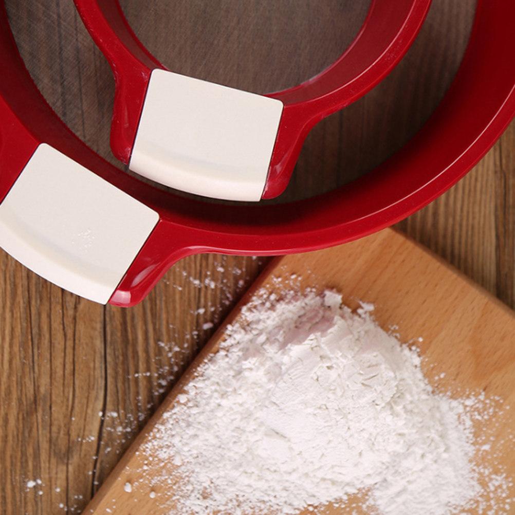 1Pcs Small Handheld Flour Strainer Red White Fine Mesh Rust Resistant Lightweight for Baking Bread Pizza Dough Cake Filter