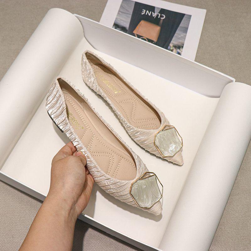 2024 Autumn Women's Fashion Mary Jane Flat Shoes - Versatile Pointed Toe for Skirts, Gentle Style