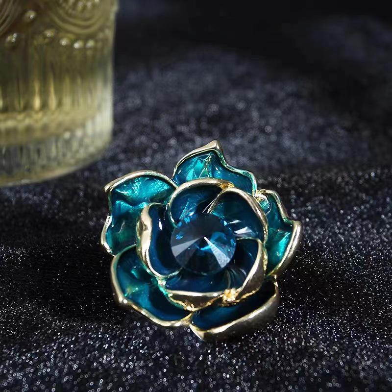 

Элегантная брошь в виде цветка с жемчугом: Роскошная женская брошь и зажим для украшений для аксессуаров для одежды