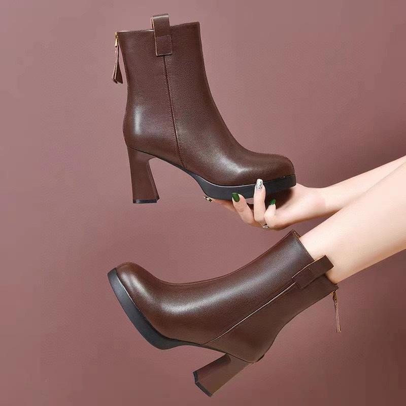 Leather boots women's 2025 autumn and winter new pointed thick heel high heel short boots fashion boots European and American style zipper women