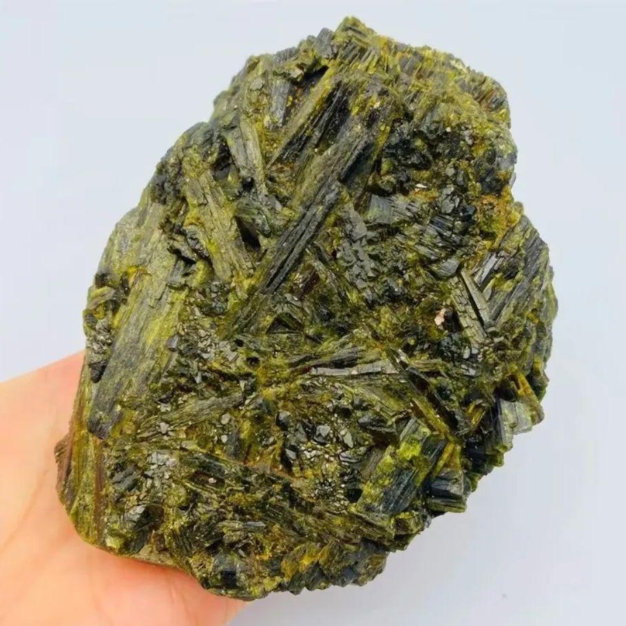 1Pc Wholesale Natural High Qualit Green Tourmaline Raw Stone Mineral Specimen Gemstones Clusters Healing Rock Stones Room Decor